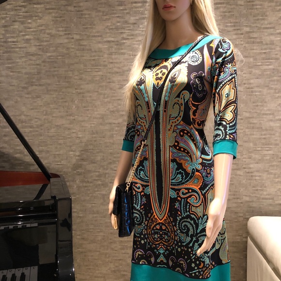 Women Clothing - Picture 2 of 4